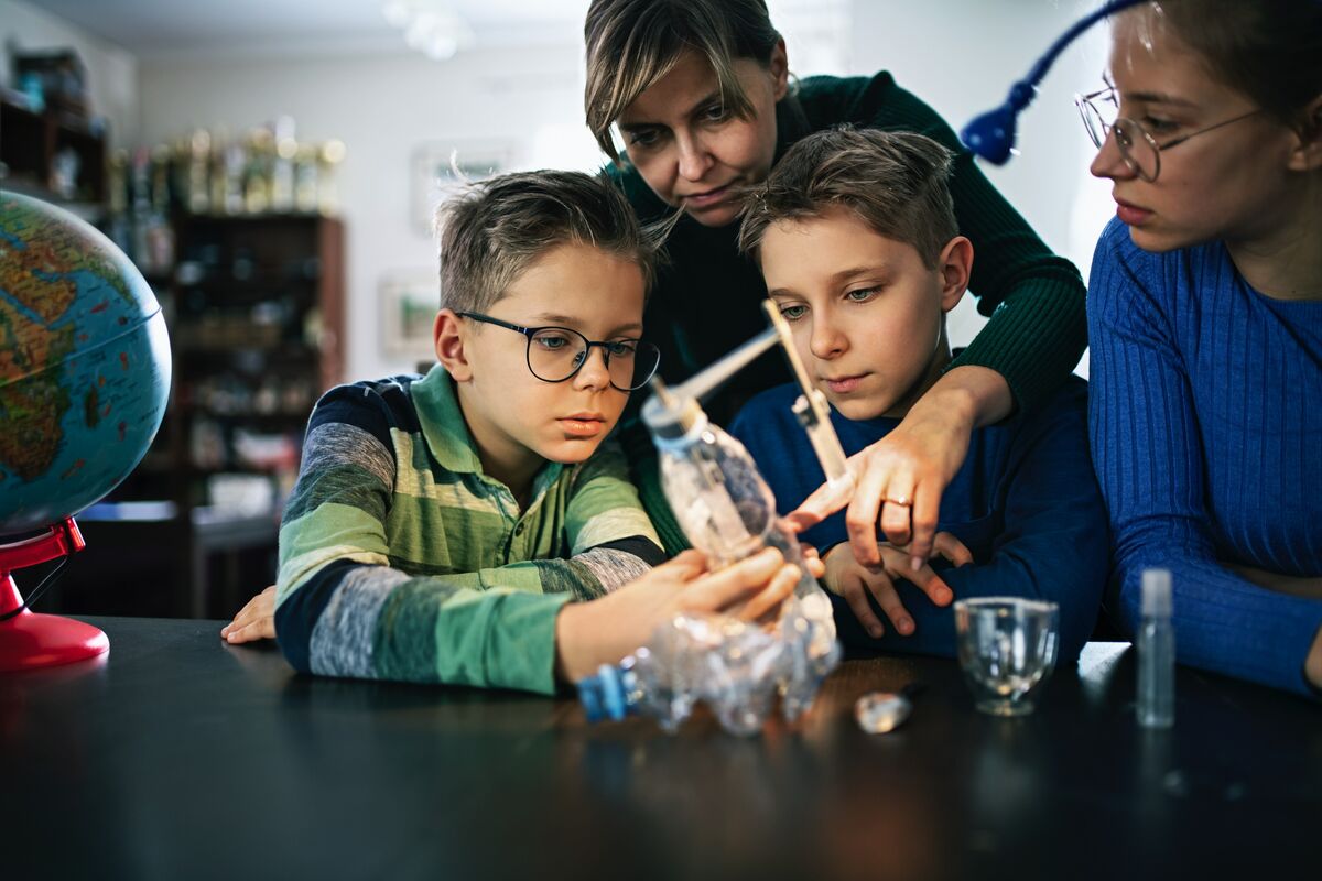 5 activités pour stimuler l’intérêt pour la science et la technologie au secondaire