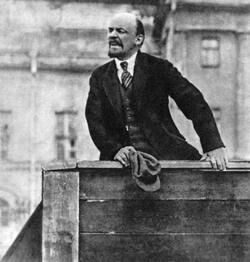 Lénine discourant devant l'Armée Rouge en 1920